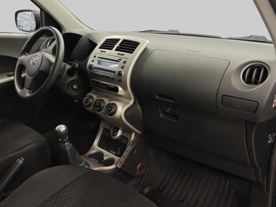 TOYOTA Urban Cruiser 2010