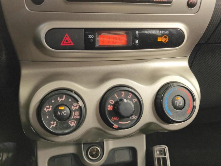 TOYOTA Urban Cruiser 2010