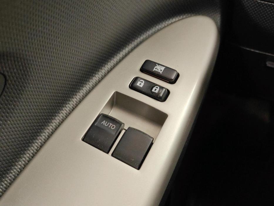 TOYOTA Urban Cruiser 2010