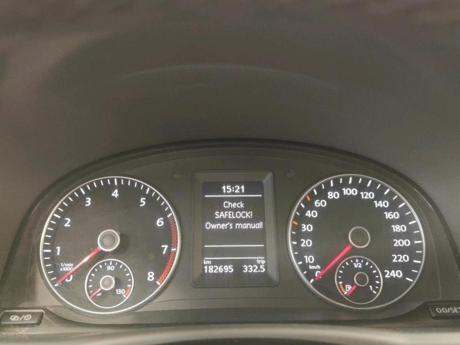 VOLKSWAGEN Touran 2013