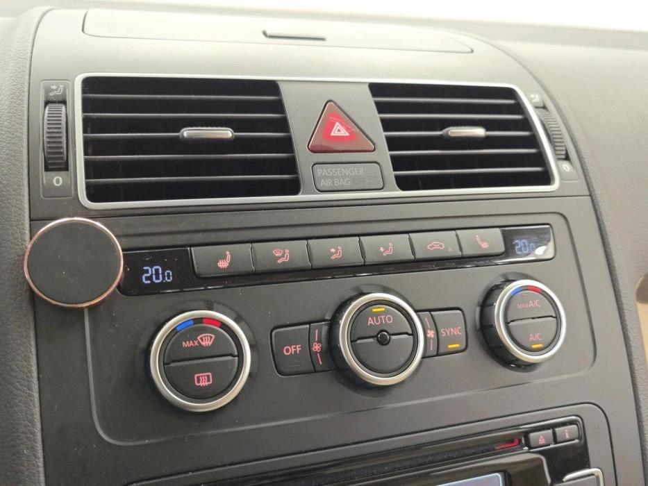 VOLKSWAGEN Touran 2013