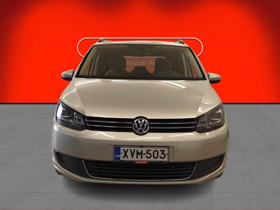 VOLKSWAGEN Touran 2013