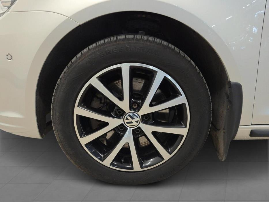 VOLKSWAGEN Touran 2013