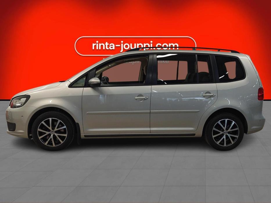 VOLKSWAGEN Touran 2013