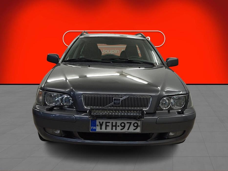 VOLVO V40 2004