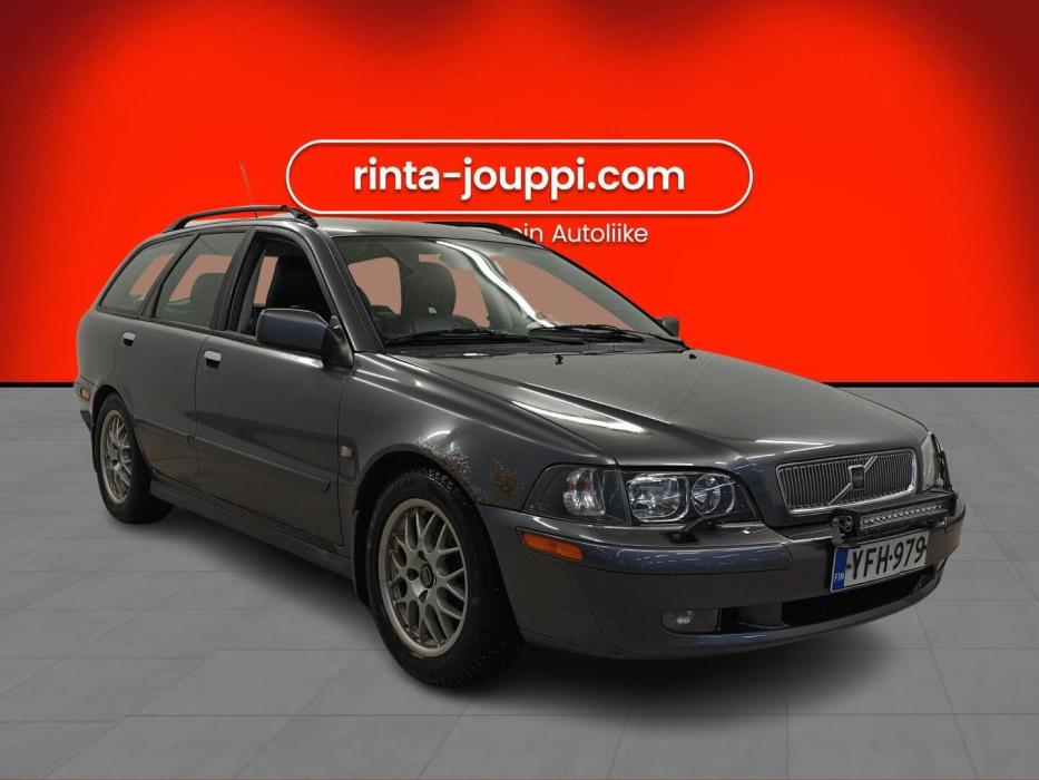 VOLVO V40 2004