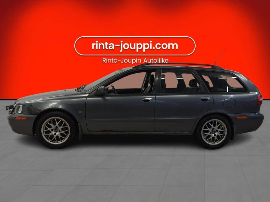 VOLVO V40 2004