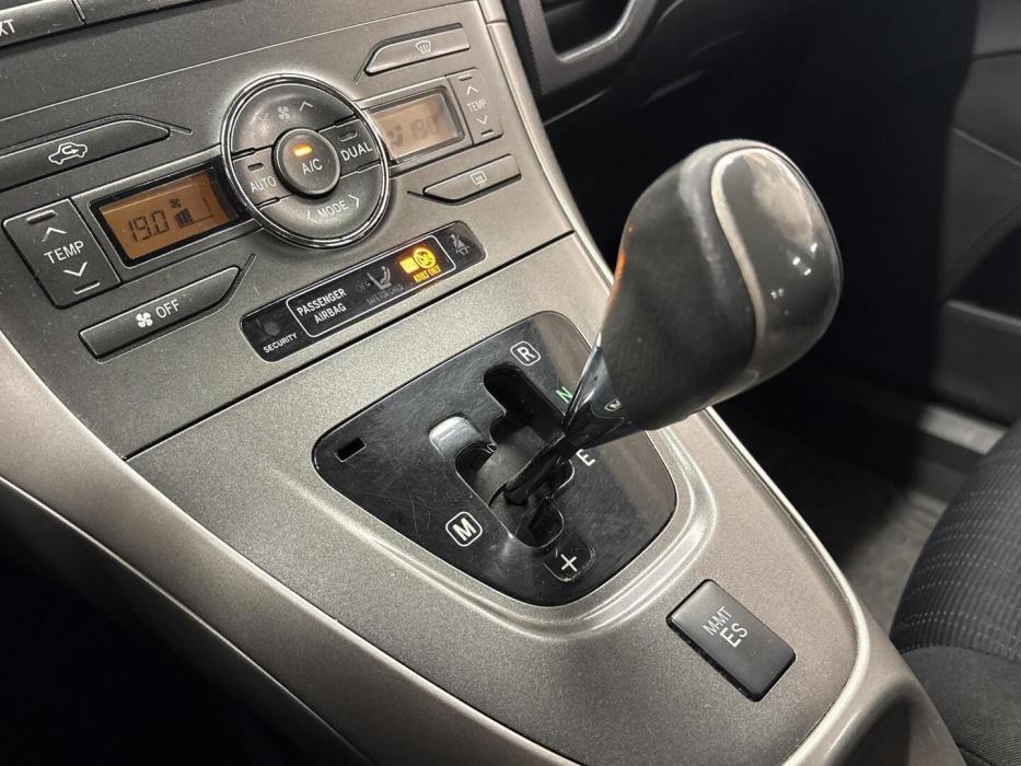 TOYOTA Auris 2008