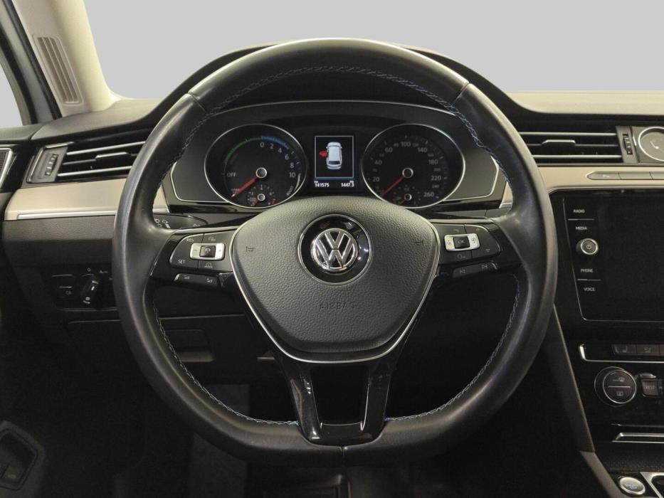 VOLKSWAGEN Passat 2018