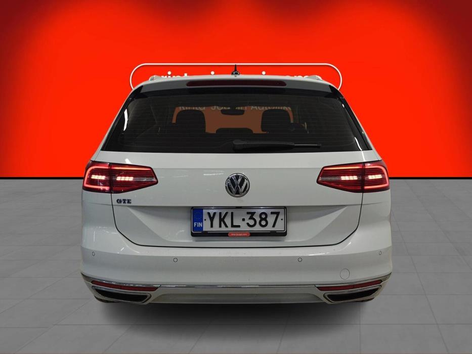 VOLKSWAGEN Passat 2018