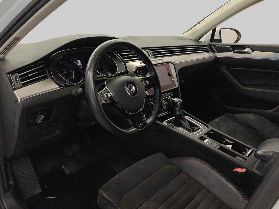 VOLKSWAGEN Passat 2018