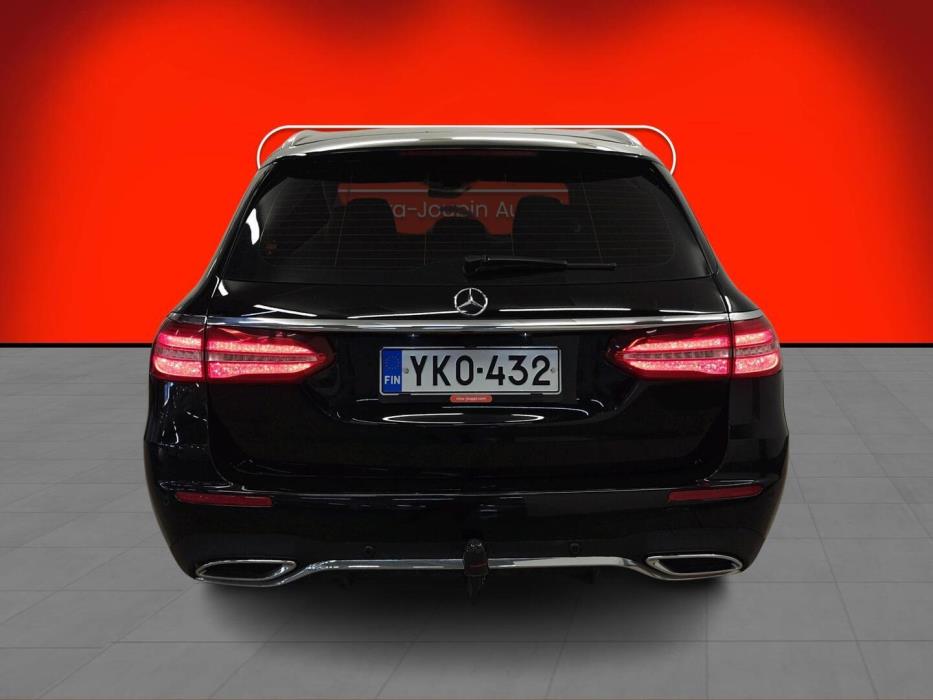 MERCEDES-BENZ E 2017