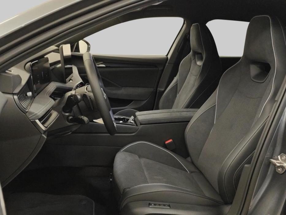SKODA Superb 2026