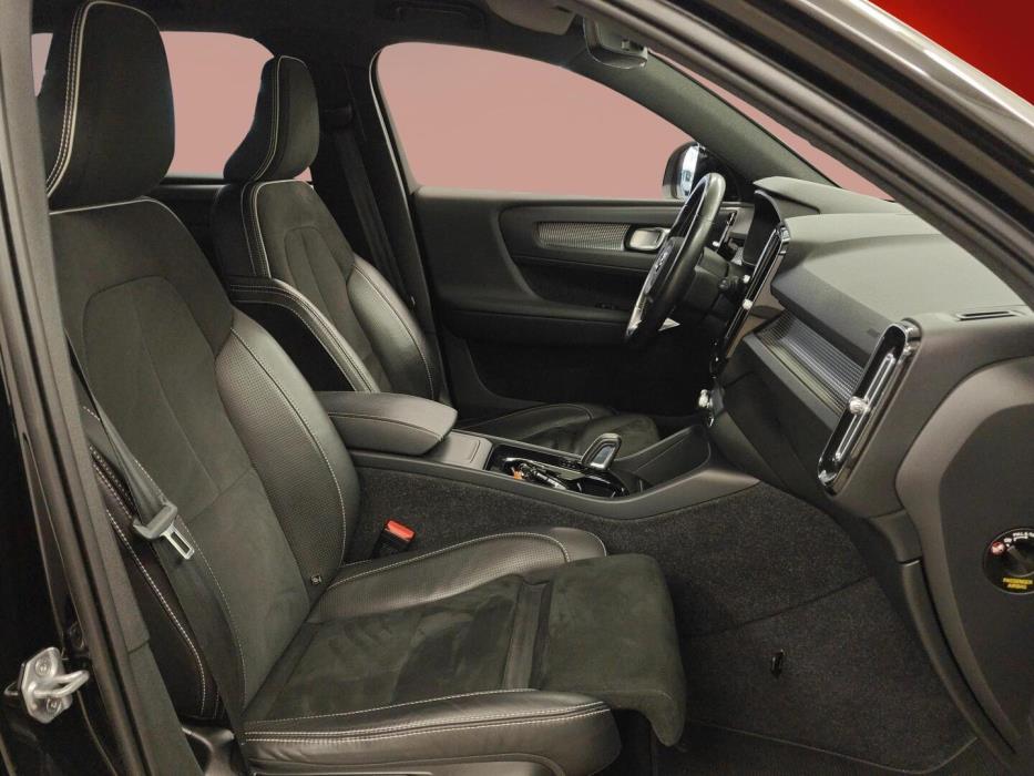 VOLVO XC40 2021