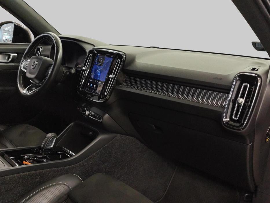 VOLVO XC40 2021