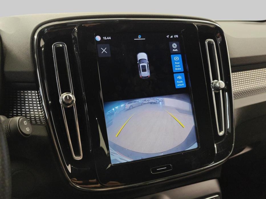 VOLVO XC40 2021