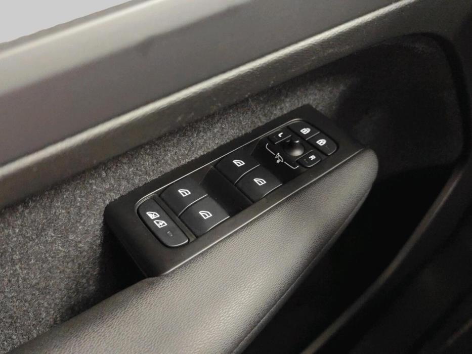 VOLVO XC40 2021