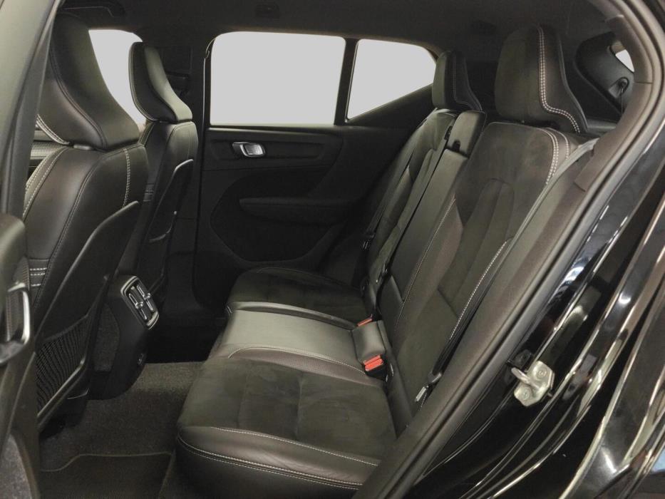 VOLVO XC40 2021
