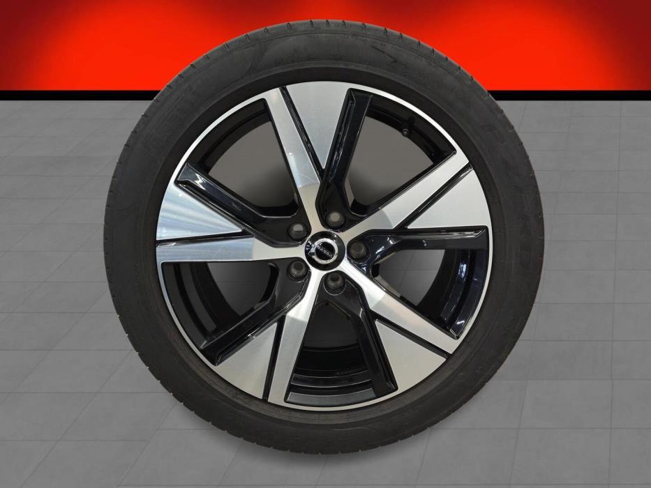 VOLVO XC40 2021