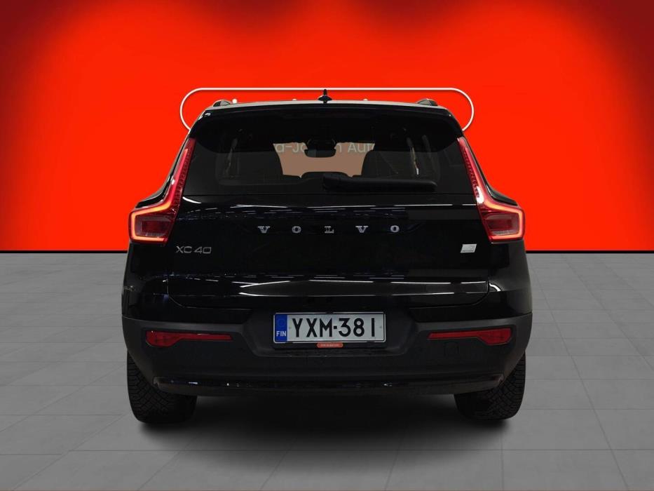 VOLVO XC40 2021