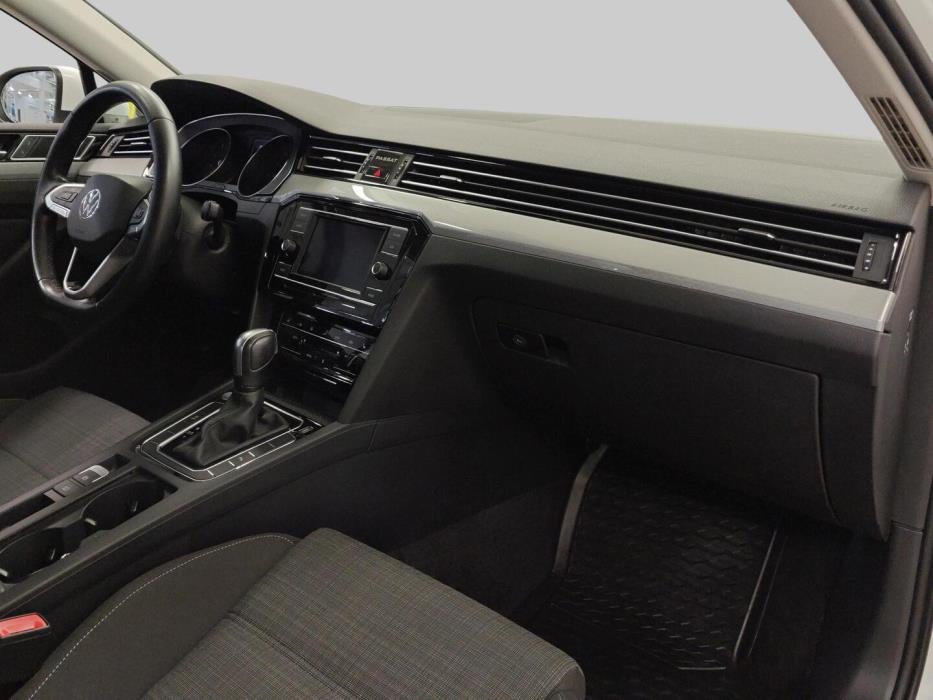 VOLKSWAGEN Passat 2021