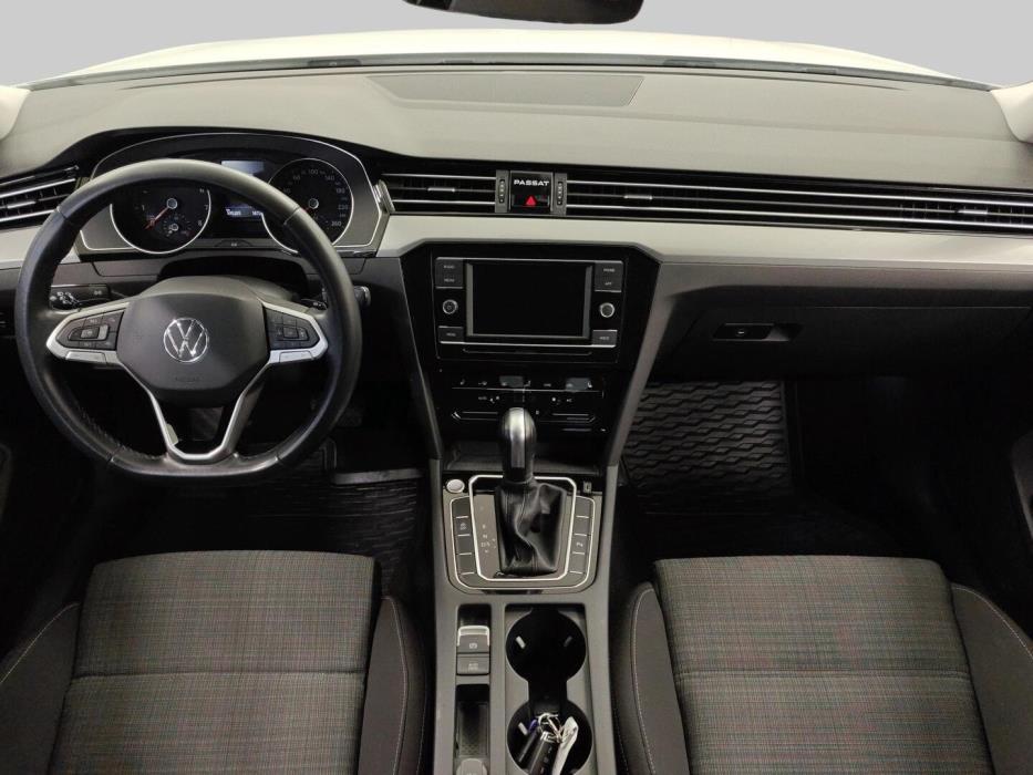 VOLKSWAGEN Passat 2021