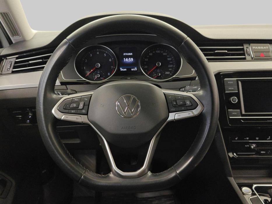 VOLKSWAGEN Passat 2021