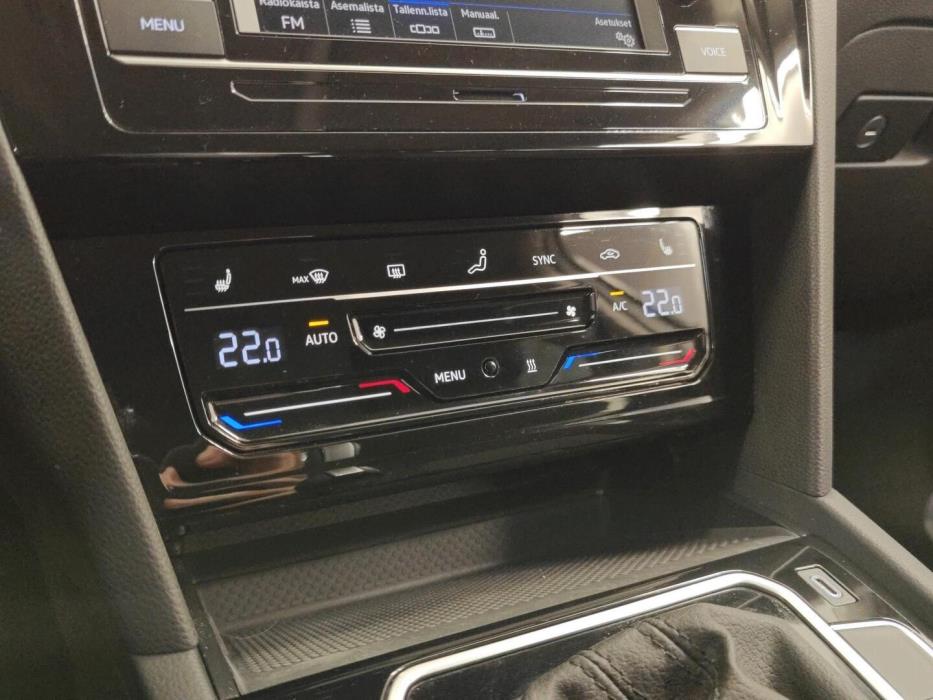 VOLKSWAGEN Passat 2021