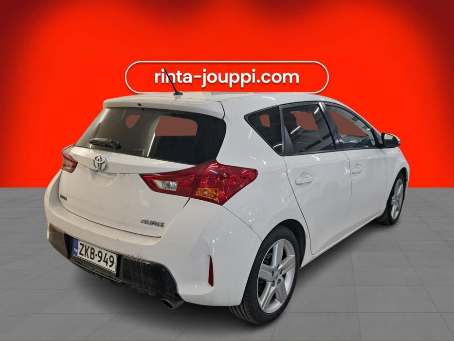 TOYOTA Auris 2013