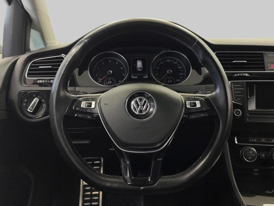 VOLKSWAGEN GOLF 2017