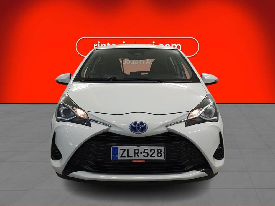 TOYOTA Yaris 2017