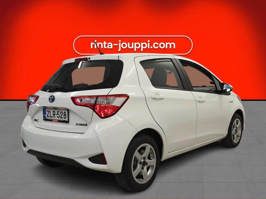 TOYOTA Yaris 2017
