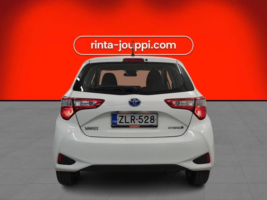TOYOTA Yaris 2017