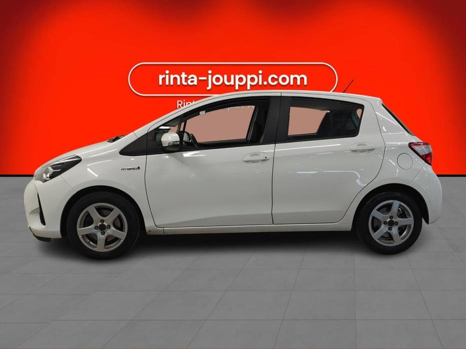 TOYOTA Yaris 2017