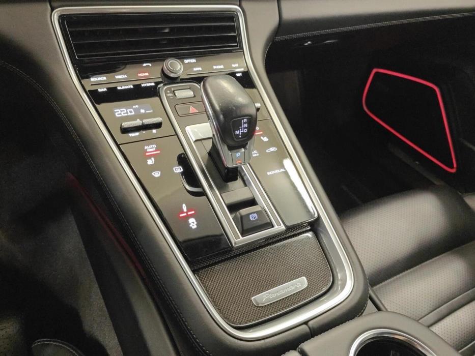 PORSCHE Panamera 2018