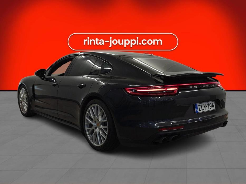 PORSCHE Panamera 2018
