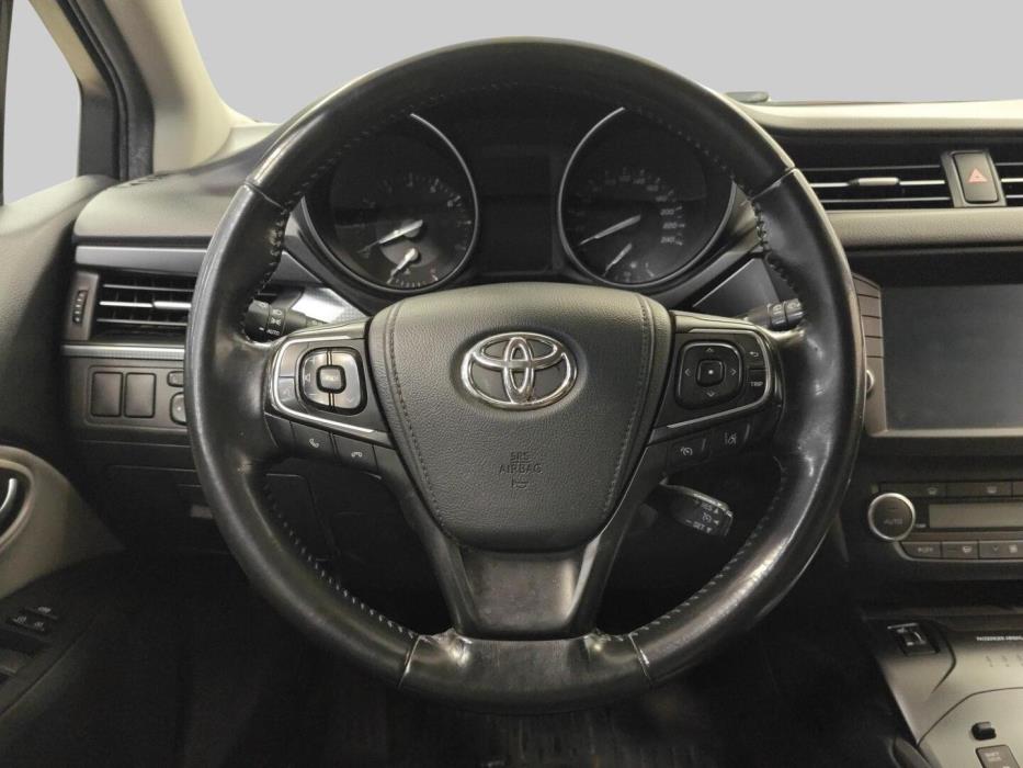 TOYOTA AVENSIS 2018