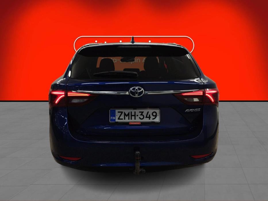 TOYOTA AVENSIS 2018