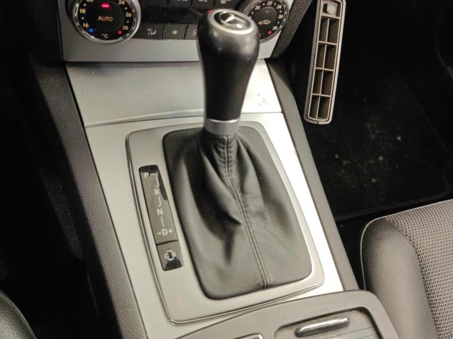 MERCEDES-BENZ C 2009