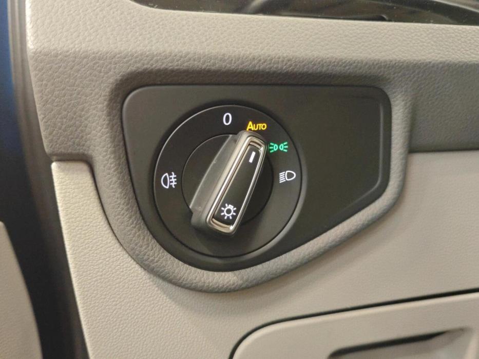 VOLKSWAGEN Touran 2018