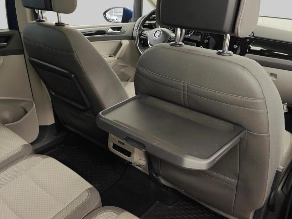 VOLKSWAGEN Touran 2018