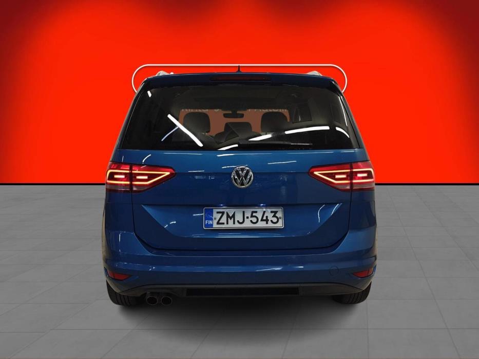VOLKSWAGEN Touran 2018