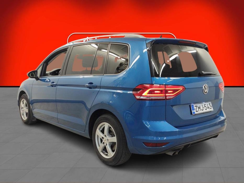 VOLKSWAGEN Touran 2018