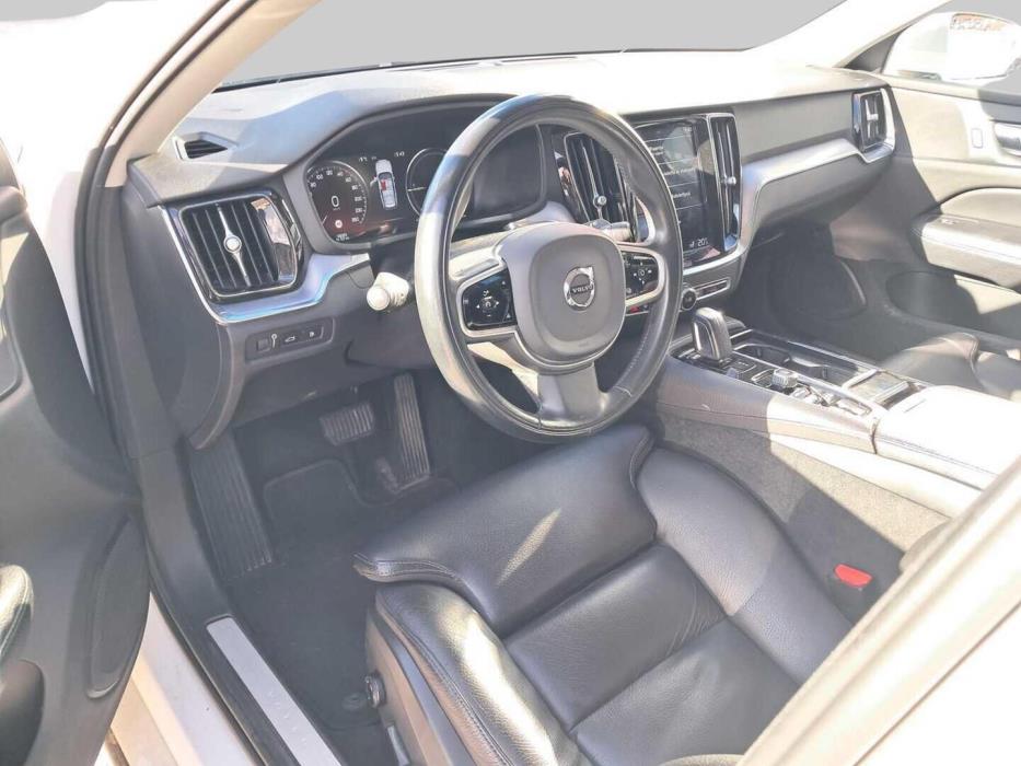 VOLVO V60 2020