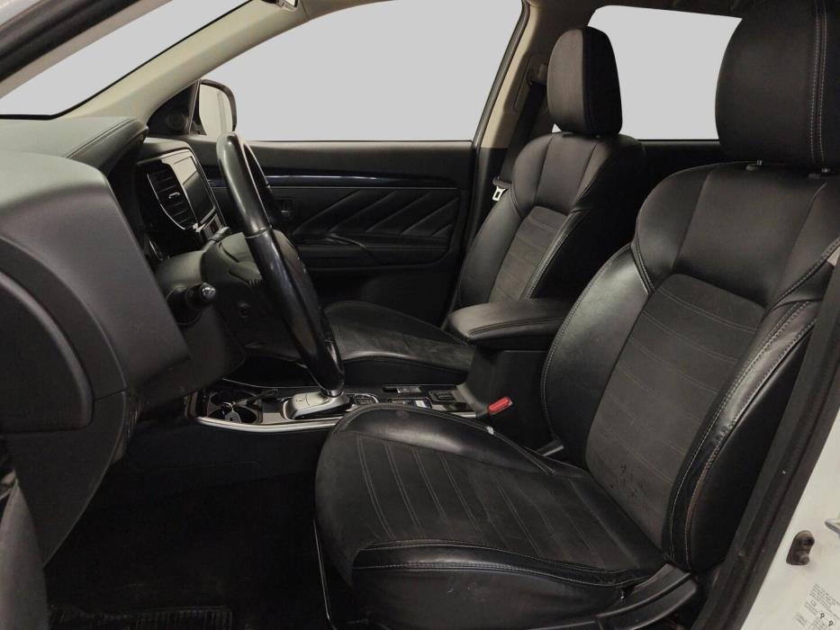 MITSUBISHI Outlander PHEV 2019