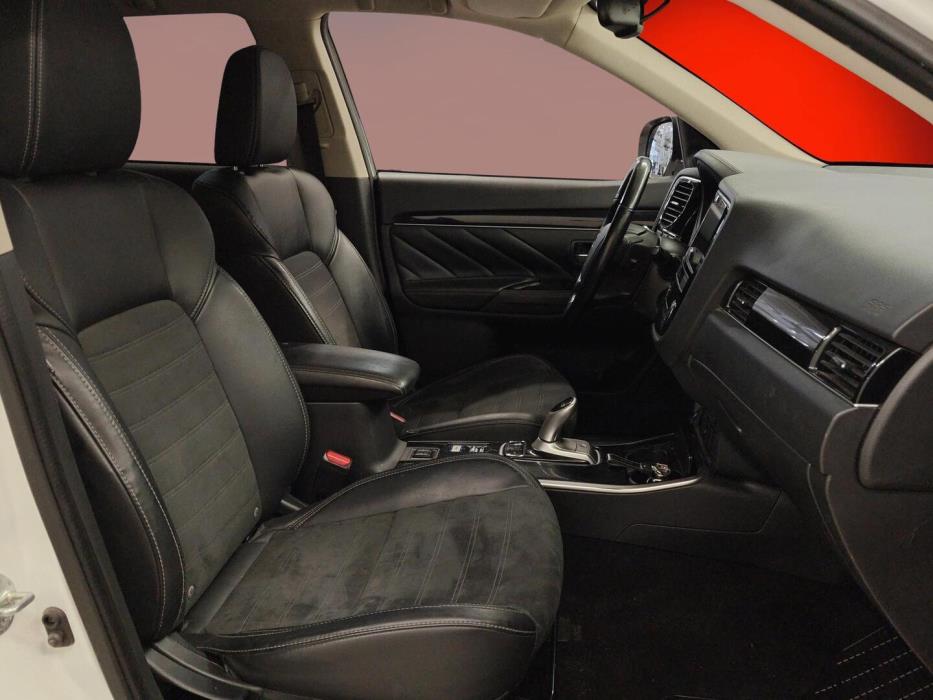 MITSUBISHI Outlander PHEV 2019