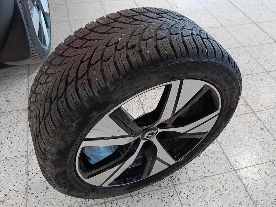 VOLVO C40 2024