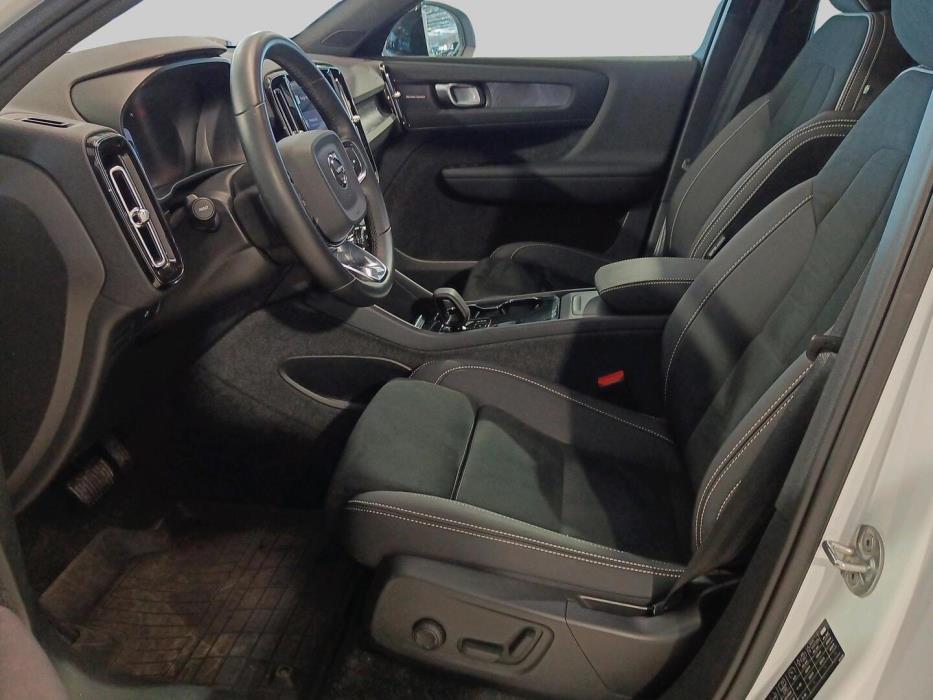 VOLVO C40 2024