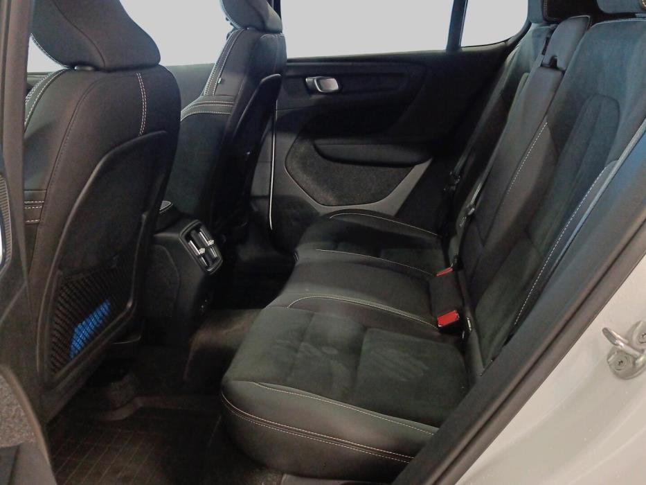 VOLVO C40 2024