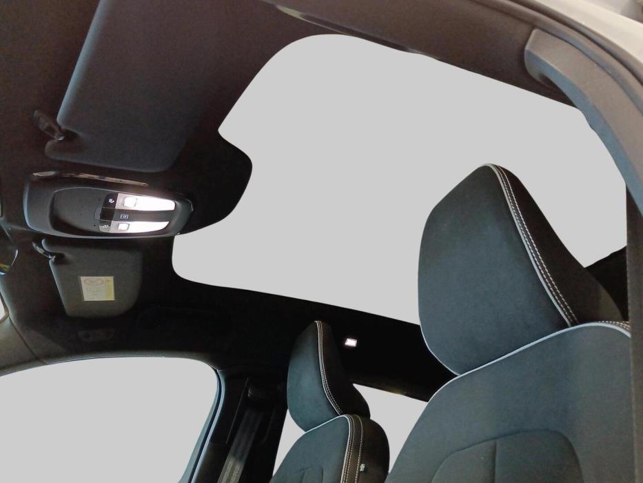 VOLVO C40 2024